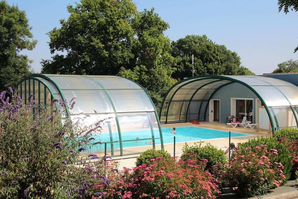Hotel Camping Des Rulieres Saint-Valérien Exterior foto