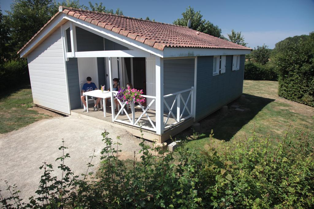 Hotel Camping Des Rulieres Saint-Valérien Exterior foto